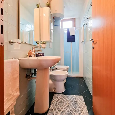 公寓 Colorful Modern Flat Next To The 比比翁