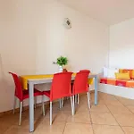 Colorful Modern Flat Next To The Διαμέρισμα *