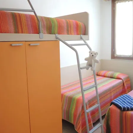 Colorful Modern Flat Next To The - Beahost *